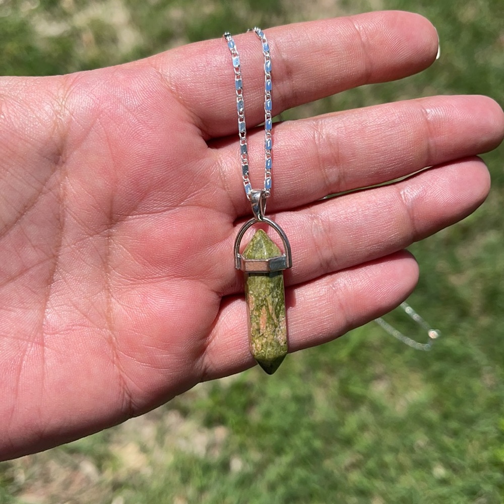 FASHION BULLET CRYSTAL PENDANT NECKLACE W/FASHION JEWELRY CHAIN